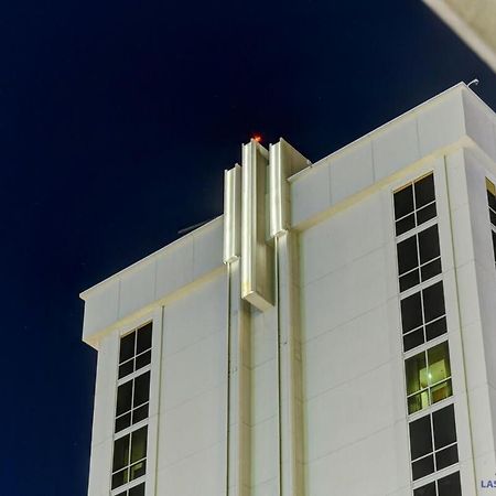 Mgm Signature-32-607 F1 Track & Strip View Balcony Las Vegas Exterior photo