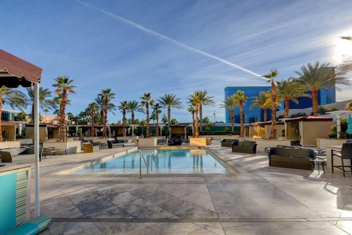 Mgm Signature-32-607 F1 Track & Strip View Balcony Las Vegas Exterior photo