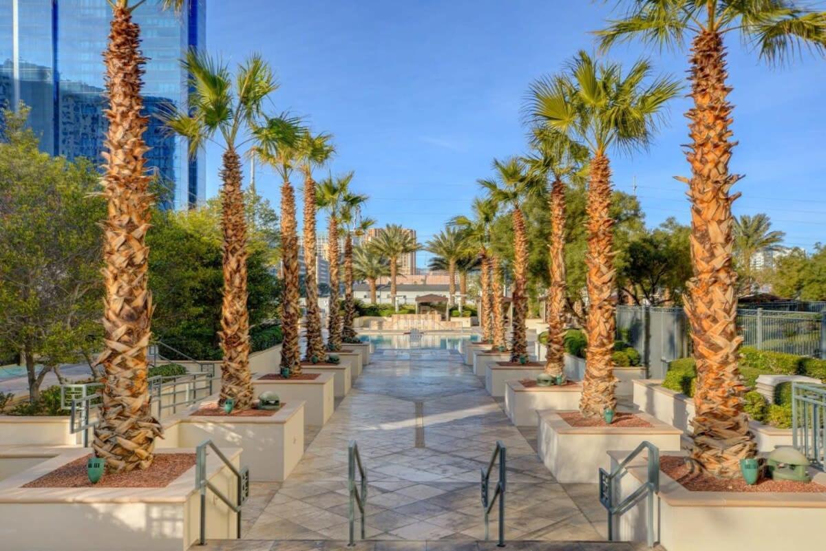 Mgm Signature-32-607 F1 Track & Strip View Balcony Las Vegas Exterior photo